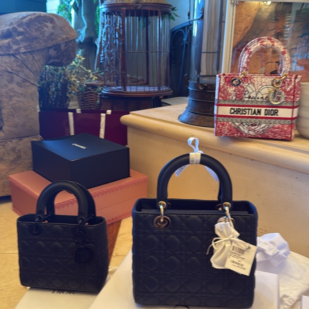 LADY DIOR’s - Picture 2 of 6